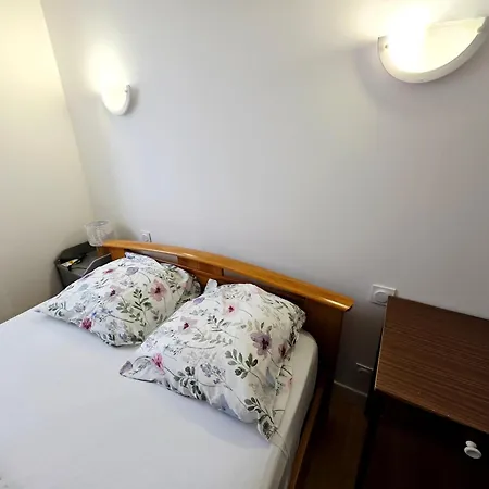 Bed & Breakfast 1 3*