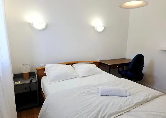 Bed & Breakfast 1 3*